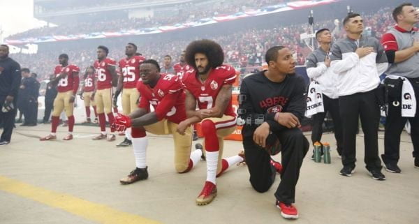 Kap Kneeling