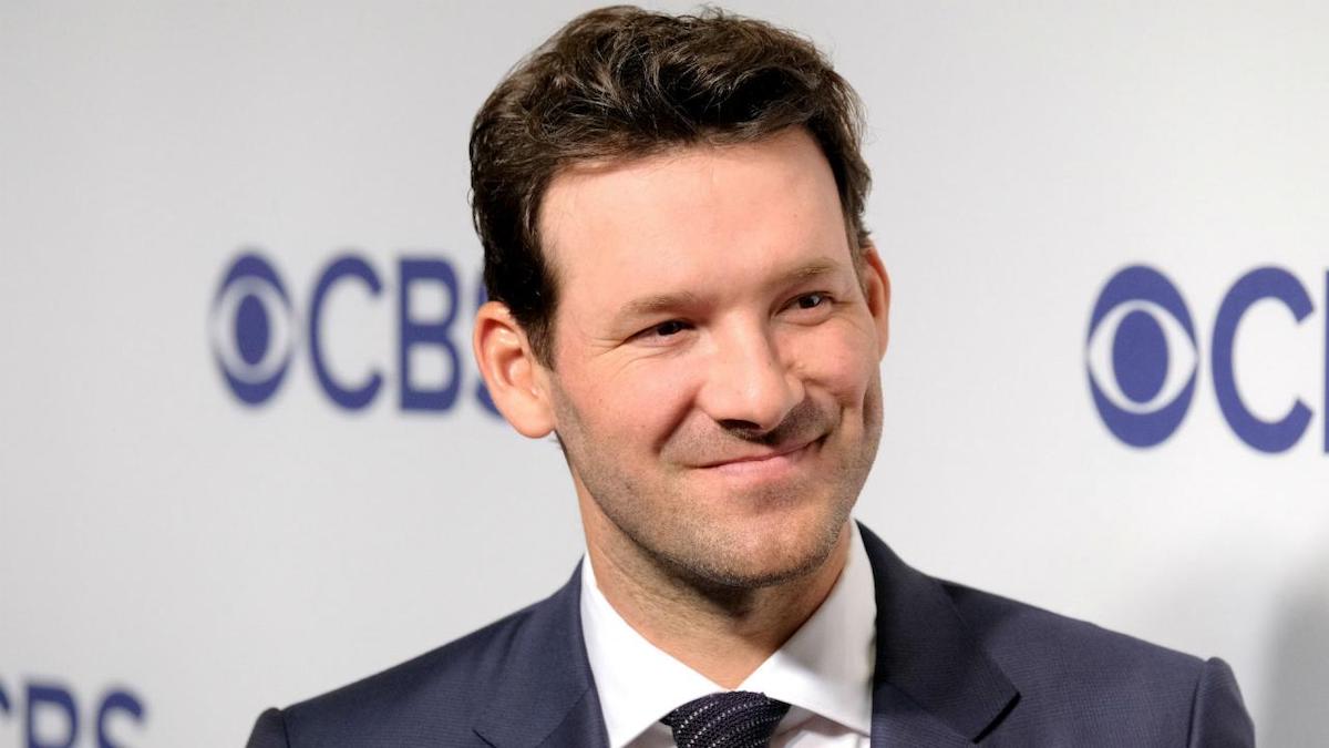 Picture of CBS broadcaster Tony Romo