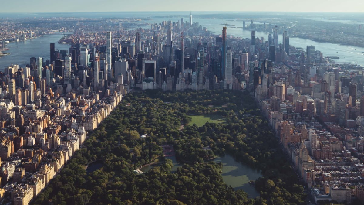 A photo of the New York skyline