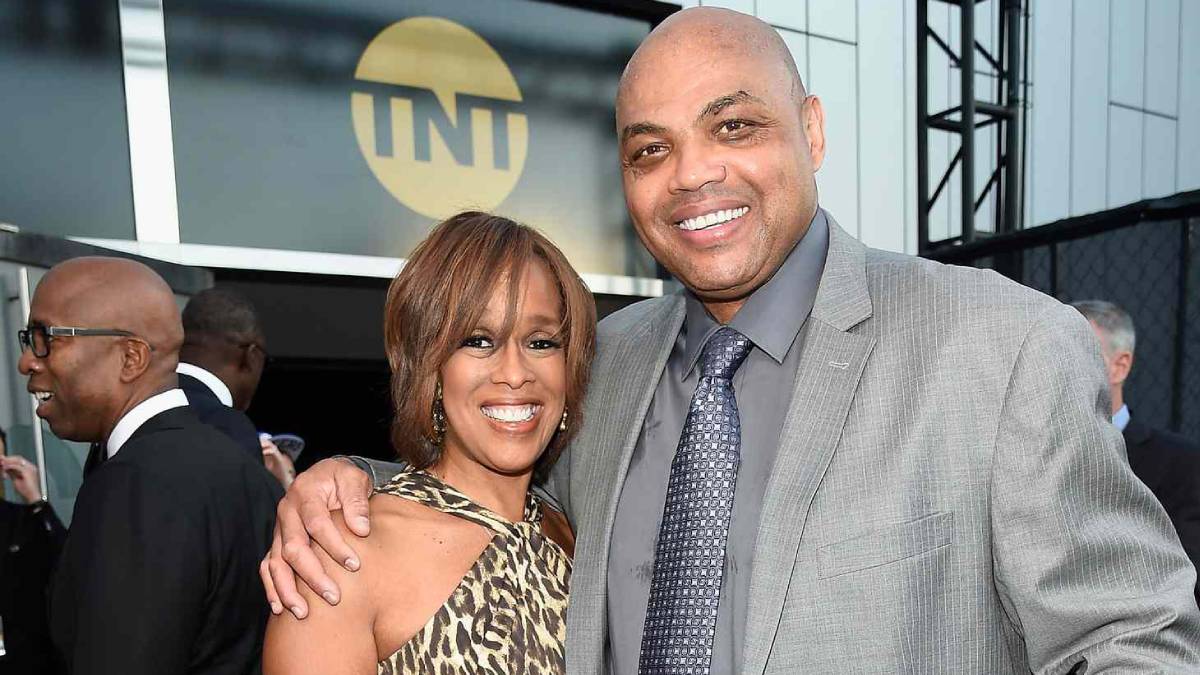 A photo of Charles Barkley and Gayle King