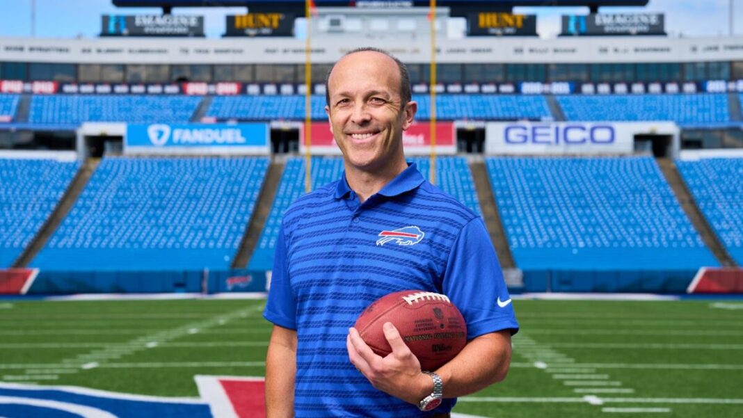 Photo of Buffalo Bills radio announcer Chris Brown