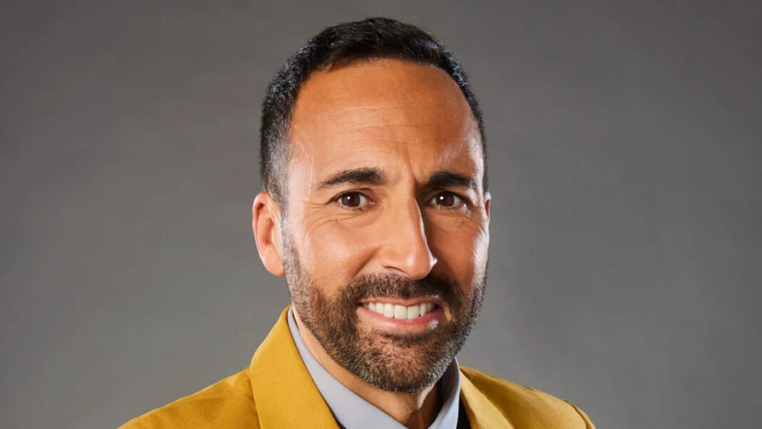 A photo of ESPN announcer Joe Tessitore