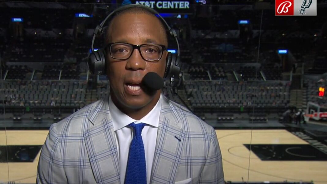 Screengrab of San Antonio Spurs analyst Sean Elliot