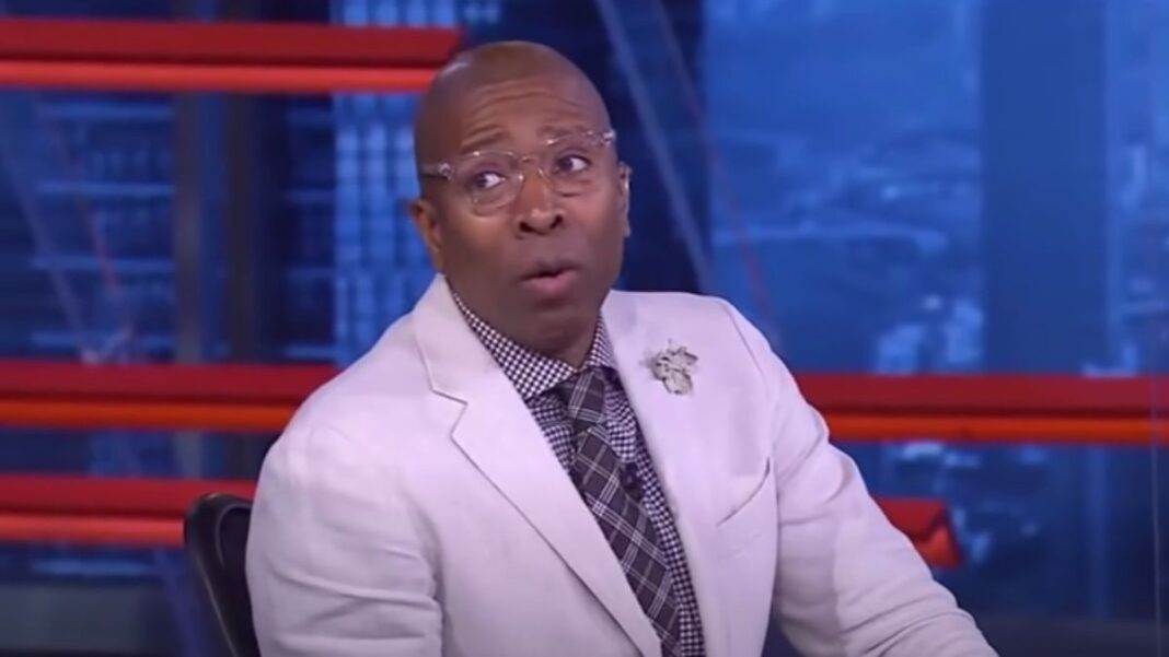 Screengrab of Kenny Smith from Inside the NBA