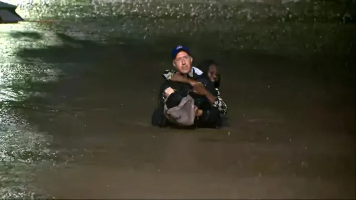 FOX Weather Meteorologist Bob Van Dillen Rescues Atlanta Motorist From Flood Waters Live on Fox News | Barrett Media