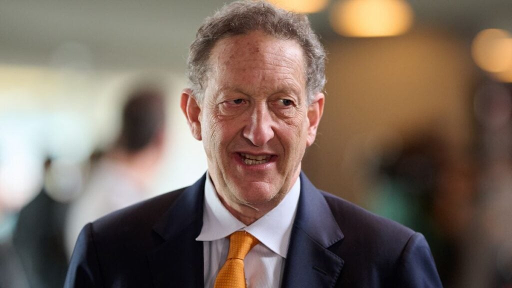 Larry Baer (© Robert Edwards-Imagn Images)